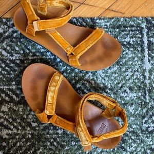 Teva Flatform universal velvet W9